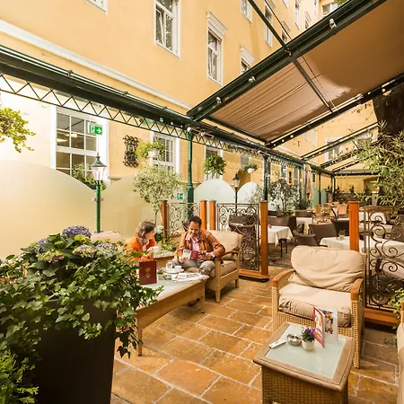 Hotel Stefanie-3